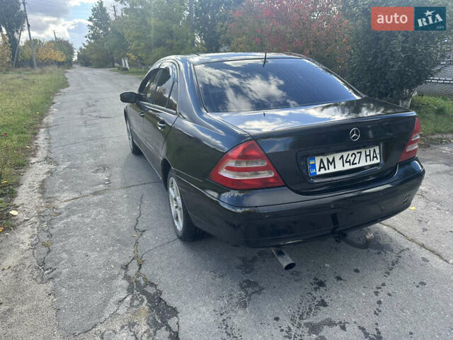 Мерседес Ц-Клас 2003 у Брусилове на Automoto.ua Чорний Мерседес Ц-Клас, об'ємом двигуна 1.8 л та пробігом 250 тис. км за 4000 $, фото 4 на Automoto.ua