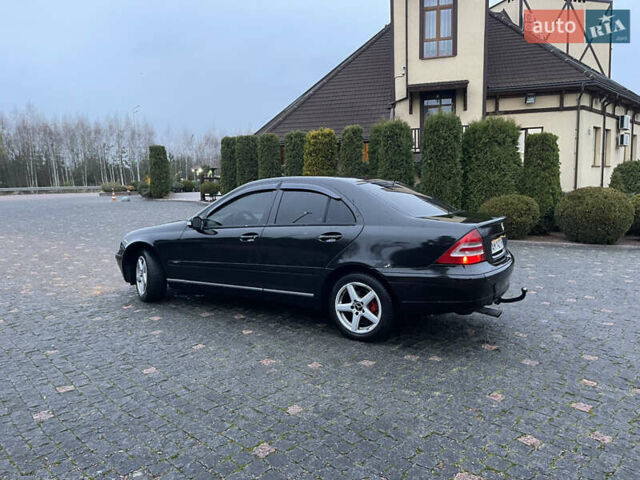 Черный Мерседес Ц-Класс, объемом двигателя 1.8 л и пробегом 251 тыс. км за 3900 $, фото 8 на Automoto.ua