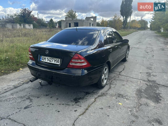 Мерседес Ц-Клас 2003 у Брусилове на Automoto.ua Чорний Мерседес Ц-Клас, об'ємом двигуна 1.8 л та пробігом 250 тис. км за 4000 $, фото 3 на Automoto.ua