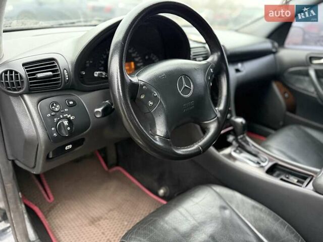 Черный Мерседес Ц-Класс, объемом двигателя 2.6 л и пробегом 358 тыс. км за 3490 $, фото 17 на Automoto.ua