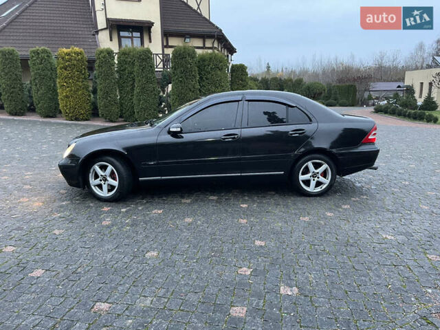Черный Мерседес Ц-Класс, объемом двигателя 1.8 л и пробегом 251 тыс. км за 3900 $, фото 9 на Automoto.ua
