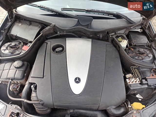 Черный Мерседес Ц-Класс, объемом двигателя 2.2 л и пробегом 350 тыс. км за 3000 $, фото 8 на Automoto.ua