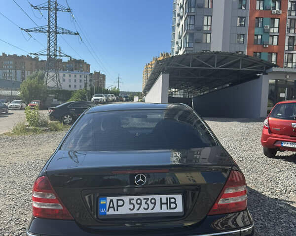 Чорний Мерседес Ц-Клас, об'ємом двигуна 1.8 л та пробігом 250 тис. км за 6500 $, фото 2 на Automoto.ua