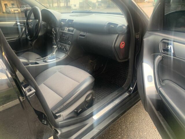 Чорний Мерседес Ц-Клас, об'ємом двигуна 1.7 л та пробігом 312 тис. км за 5500 $, фото 7 на Automoto.ua