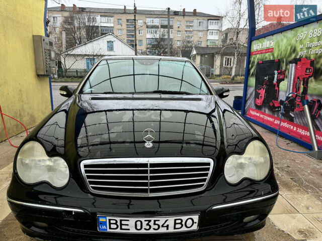 Чорний Мерседес Ц-Клас, об'ємом двигуна 1.8 л та пробігом 298 тис. км за 5500 $, фото 1 на Automoto.ua