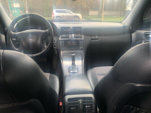 Чорний Мерседес Ц-Клас, об'ємом двигуна 1.7 л та пробігом 312 тис. км за 5500 $, фото 8 на Automoto.ua