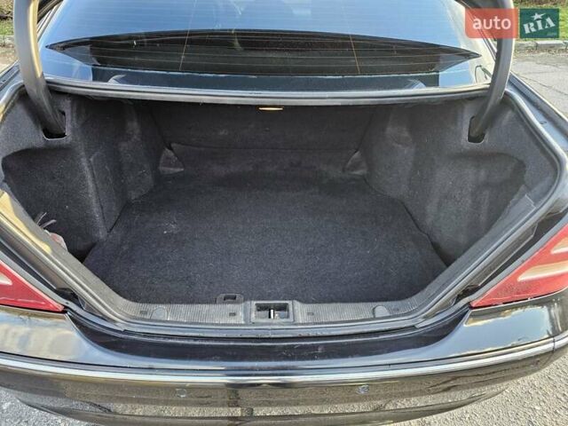 Черный Мерседес Ц-Класс, объемом двигателя 1.8 л и пробегом 338 тыс. км за 4500 $, фото 51 на Automoto.ua