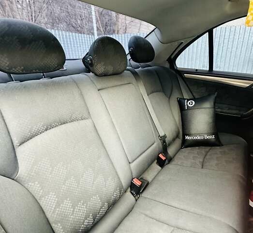 Мерседес Ц-Клас 2004 у Рахове на Automoto.ua Чорний Мерседес Ц-Клас, об'ємом двигуна 1.8 л та пробігом 320 тис. км за 5000 $, фото 11 на Automoto.ua
