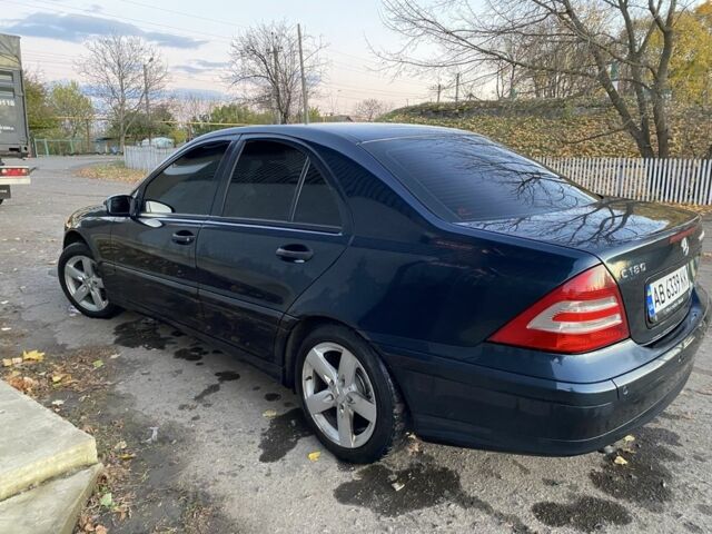 Мерседес Ц-Класс 2004 в Балте на Automoto.ua Черный Мерседес Ц-Класс, объемом двигателя 1.8 л и пробегом 302 тыс. км за 6100 $, фото 2 на Automoto.ua