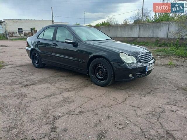 Черный Мерседес Ц-Класс, объемом двигателя 1.8 л и пробегом 288 тыс. км за 5000 $, фото 22 на Automoto.ua