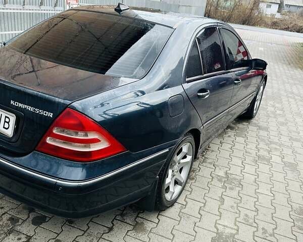 Мерседес Ц-Клас 2004 у Рахове на Automoto.ua Чорний Мерседес Ц-Клас, об'ємом двигуна 1.8 л та пробігом 320 тис. км за 5000 $, фото 4 на Automoto.ua