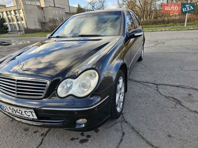 Черный Мерседес Ц-Класс, объемом двигателя 1.8 л и пробегом 338 тыс. км за 4500 $, фото 4 на Automoto.ua