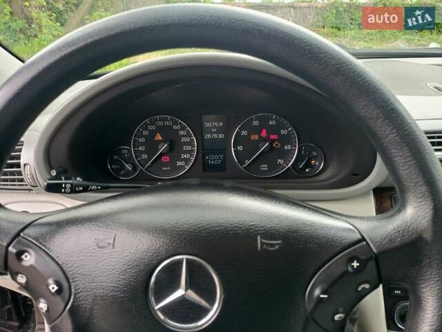 Черный Мерседес Ц-Класс, объемом двигателя 1.8 л и пробегом 288 тыс. км за 5000 $, фото 5 на Automoto.ua