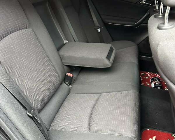 Черный Мерседес Ц-Класс, объемом двигателя 1.8 л и пробегом 280 тыс. км за 5700 $, фото 5 на Automoto.ua