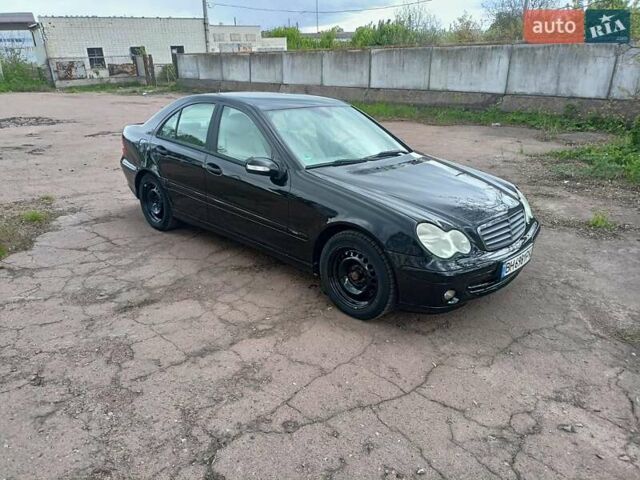 Черный Мерседес Ц-Класс, объемом двигателя 1.8 л и пробегом 288 тыс. км за 5000 $, фото 23 на Automoto.ua