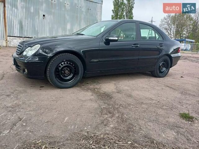 Черный Мерседес Ц-Класс, объемом двигателя 1.8 л и пробегом 288 тыс. км за 5000 $, фото 32 на Automoto.ua