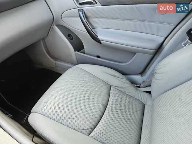 Черный Мерседес Ц-Класс, объемом двигателя 1.8 л и пробегом 338 тыс. км за 4500 $, фото 31 на Automoto.ua