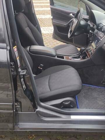 Чорний Мерседес Ц-Клас, об'ємом двигуна 2.2 л та пробігом 269 тис. км за 5850 $, фото 15 на Automoto.ua