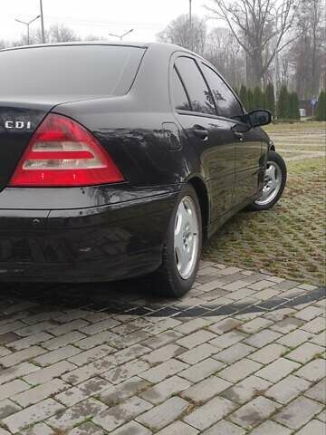 Чорний Мерседес Ц-Клас, об'ємом двигуна 2.2 л та пробігом 269 тис. км за 5850 $, фото 4 на Automoto.ua