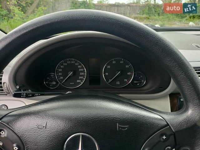 Черный Мерседес Ц-Класс, объемом двигателя 1.8 л и пробегом 288 тыс. км за 5000 $, фото 6 на Automoto.ua