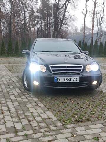 Чорний Мерседес Ц-Клас, об'ємом двигуна 2.2 л та пробігом 269 тис. км за 5850 $, фото 10 на Automoto.ua