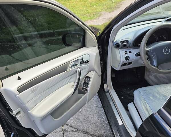 Черный Мерседес Ц-Класс, объемом двигателя 1.8 л и пробегом 338 тыс. км за 4500 $, фото 25 на Automoto.ua