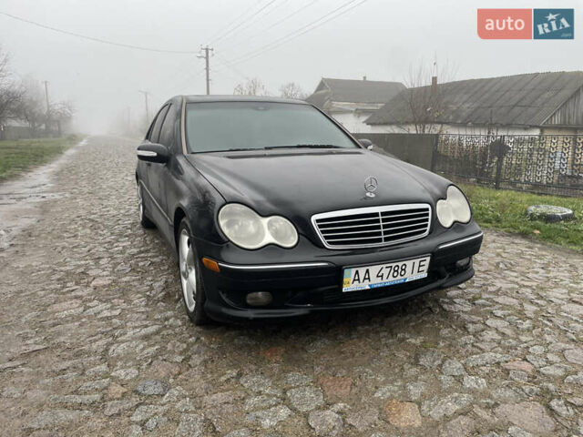 Чорний Мерседес Ц-Клас, об'ємом двигуна 1.8 л та пробігом 353 тис. км за 5999 $, фото 10 на Automoto.ua