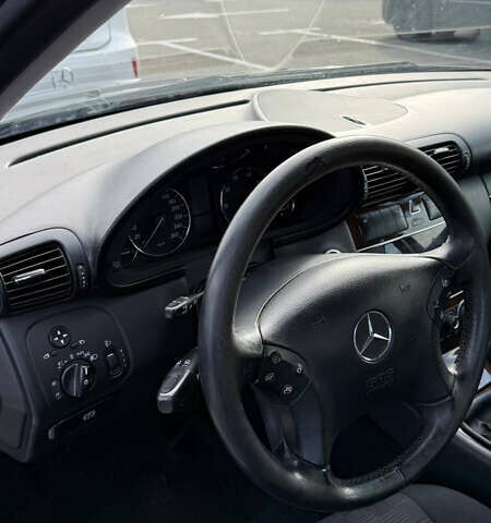 Мерседес Ц-Класс 2005 в Киеве на Automoto.ua Черный Мерседес Ц-Класс, объемом двигателя 1.8 л и пробегом 218 тыс. км за 5600 $, фото 13 на Automoto.ua
