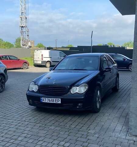 Чорний Мерседес Ц-Клас, об'ємом двигуна 2.2 л та пробігом 300 тис. км за 5000 $, фото 1 на Automoto.ua