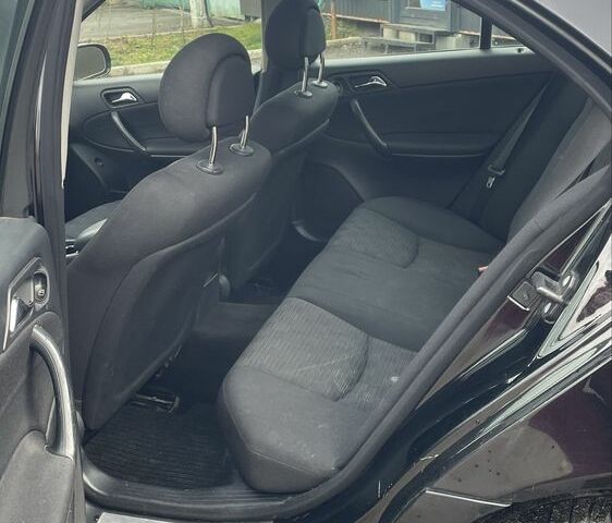 Чорний Мерседес Ц-Клас, об'ємом двигуна 1.8 л та пробігом 218 тис. км за 5500 $, фото 5 на Automoto.ua