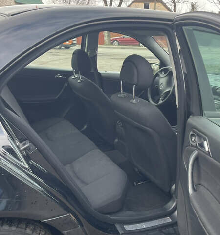 Чорний Мерседес Ц-Клас, об'ємом двигуна 1.8 л та пробігом 218 тис. км за 5500 $, фото 5 на Automoto.ua