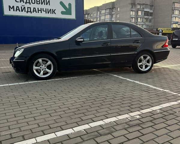 Чорний Мерседес Ц-Клас, об'ємом двигуна 1.8 л та пробігом 165 тис. км за 7500 $, фото 6 на Automoto.ua