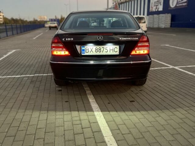 Чорний Мерседес Ц-Клас, об'ємом двигуна 1.8 л та пробігом 165 тис. км за 7500 $, фото 4 на Automoto.ua