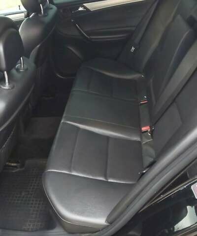 Черный Мерседес Ц-Класс, объемом двигателя 1.8 л и пробегом 390 тыс. км за 4700 $, фото 17 на Automoto.ua