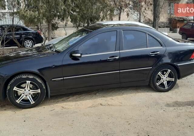 Черный Мерседес Ц-Класс, объемом двигателя 1.8 л и пробегом 200 тыс. км за 7350 $, фото 8 на Automoto.ua