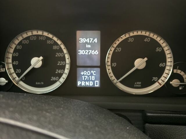 Чорний Мерседес Ц-Клас, об'ємом двигуна 1.8 л та пробігом 302 тис. км за 7800 $, фото 11 на Automoto.ua