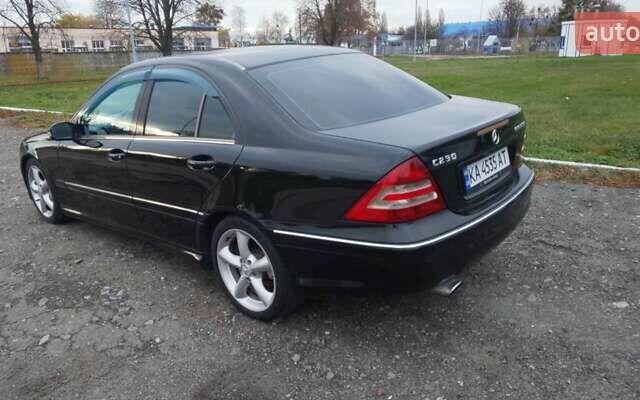 Черный Мерседес Ц-Класс, объемом двигателя 1.8 л и пробегом 390 тыс. км за 4700 $, фото 5 на Automoto.ua