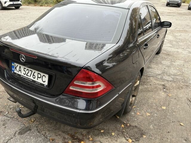 Чорний Мерседес Ц-Клас, об'ємом двигуна 1.8 л та пробігом 302 тис. км за 7800 $, фото 5 на Automoto.ua