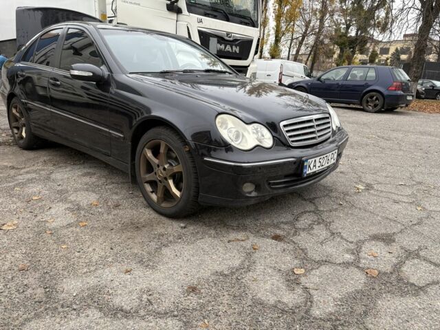 Чорний Мерседес Ц-Клас, об'ємом двигуна 1.8 л та пробігом 302 тис. км за 7800 $, фото 2 на Automoto.ua