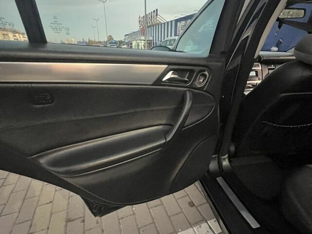 Чорний Мерседес Ц-Клас, об'ємом двигуна 1.8 л та пробігом 165 тис. км за 7500 $, фото 11 на Automoto.ua