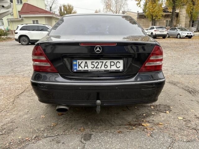 Чорний Мерседес Ц-Клас, об'ємом двигуна 1.8 л та пробігом 302 тис. км за 7800 $, фото 4 на Automoto.ua