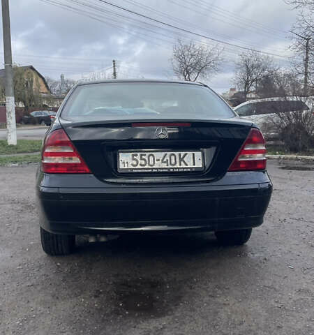 Чорний Мерседес Ц-Клас, об'ємом двигуна 1.8 л та пробігом 218 тис. км за 5500 $, фото 2 на Automoto.ua