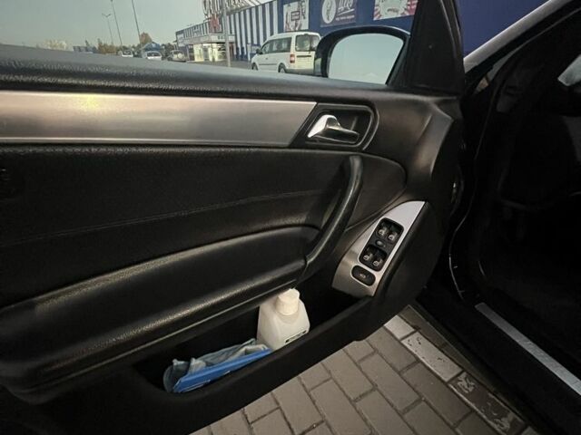 Чорний Мерседес Ц-Клас, об'ємом двигуна 1.8 л та пробігом 165 тис. км за 7500 $, фото 9 на Automoto.ua