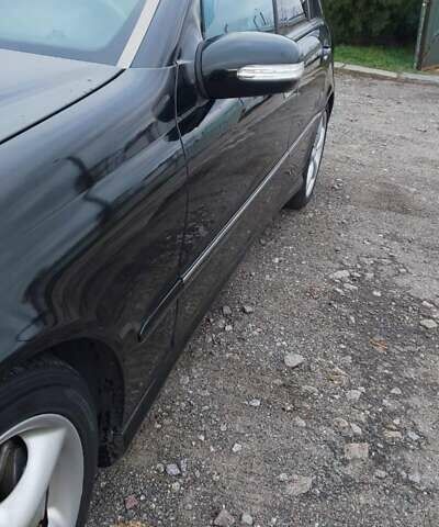 Черный Мерседес Ц-Класс, объемом двигателя 1.8 л и пробегом 390 тыс. км за 4700 $, фото 3 на Automoto.ua