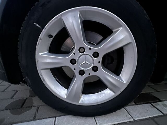 Чорний Мерседес Ц-Клас, об'ємом двигуна 1.8 л та пробігом 165 тис. км за 7500 $, фото 21 на Automoto.ua