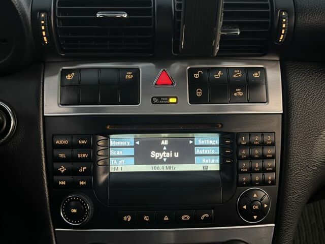 Чорний Мерседес Ц-Клас, об'ємом двигуна 1.8 л та пробігом 165 тис. км за 7500 $, фото 17 на Automoto.ua