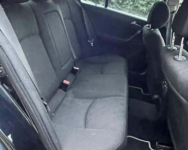 Черный Мерседес Ц-Класс, объемом двигателя 1.8 л и пробегом 381 тыс. км за 8300 $, фото 29 на Automoto.ua