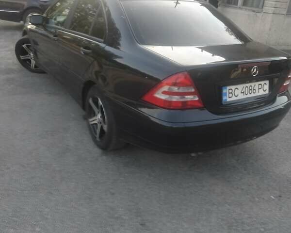 Черный Мерседес Ц-Класс, объемом двигателя 2.1 л и пробегом 275 тыс. км за 6350 $, фото 11 на Automoto.ua