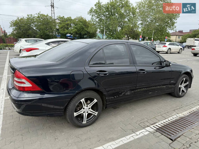 Чорний Мерседес Ц-Клас, об'ємом двигуна 1.8 л та пробігом 217 тис. км за 6800 $, фото 13 на Automoto.ua