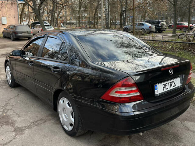 Черный Мерседес Ц-Класс, объемом двигателя 1.8 л и пробегом 220 тыс. км за 5333 $, фото 7 на Automoto.ua